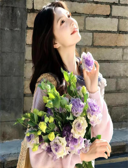 《王牌大贱谍》不同结局版本比较：导演剪辑版差异分析