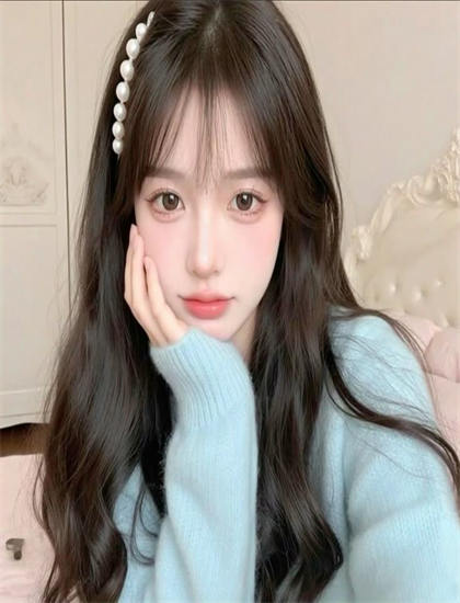 女黑侠黄莺电影与电视剧比较：媒介差异与叙事特点